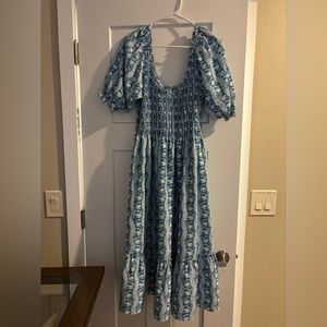 Hillhouse Home Louisa Dress in a pretty blue print size L